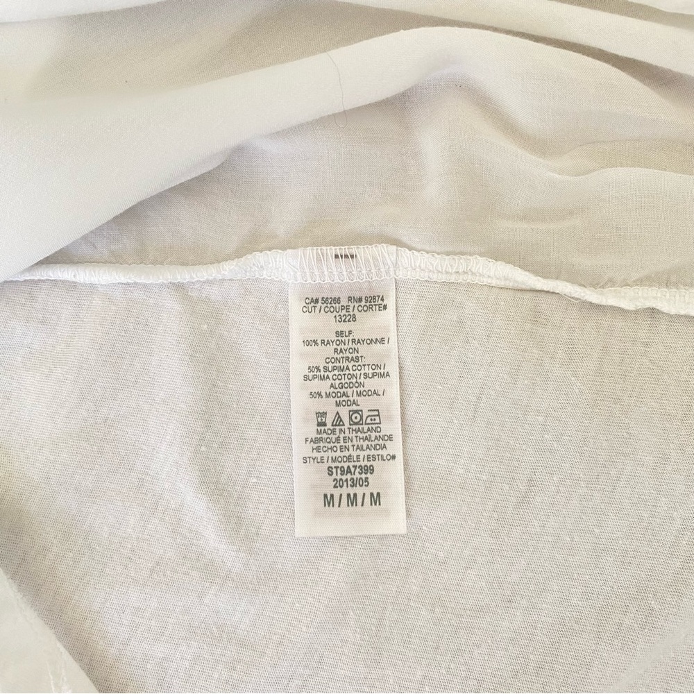 Splendid Women’s V-neck Sleeveless White Top - Picture 6 of 6